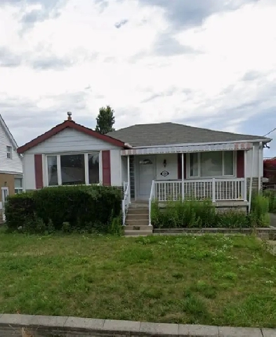 2 bedroom basement for rent for April 1st. With 1 car parking Image# 1