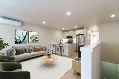 Luxury 2 Bedroom Townhouse! Move In Ready! Image# 2