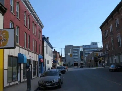 Downtown finest 1 bedroom with office Image# 1