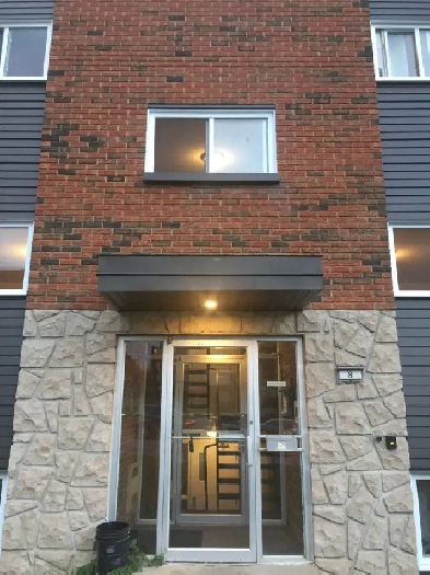 One bedroom apartment (3 ½) all included in centre of Hull Image# 4