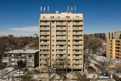 FOR SALE: Wellington Crescent for under $220K! Image# 7