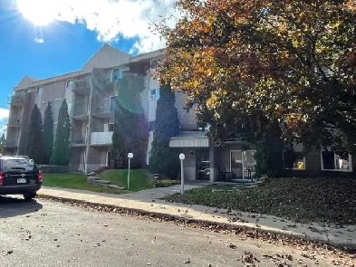 4 ½ AVRIL/REZ-DE-JARDIN/ SECTEUR HÔPITAL/CARREFOUR