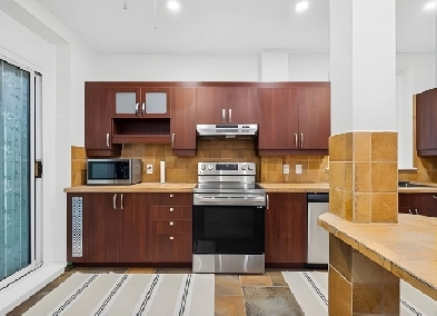 4 ½ rénové – Métro Snowdon – Entièrement meublé Image# 1