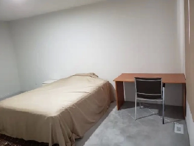 Room for Rent in York U. Village Very Clean & Well Kept Hou Image# 3