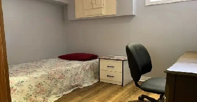 Room  Private bathroom  FEMALE only  Mohawk College April 1