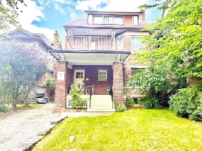 1st Floor Bachelor For Lease - Avenue Rd & St. Clair Ave. W Image# 1