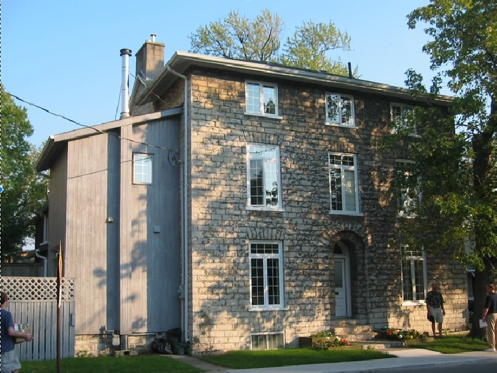 Queen's Med/Law/Grad students - 4 Bedroom house for rentBeauti