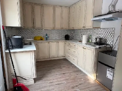 4 Mins walk from Main/Danf subw Bach Unit/per M-$850 April 1st Image# 1