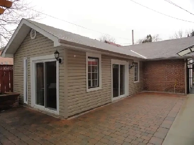 Bright and Spacious Garden Suite Image# 1