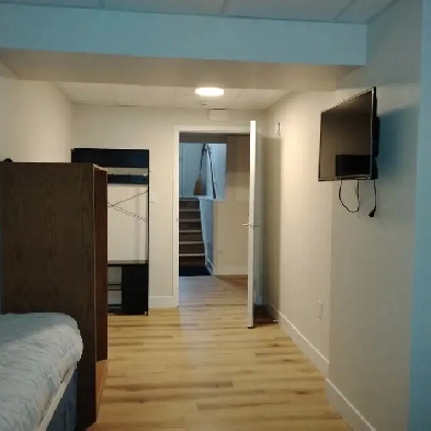 Comfy bright bachelor suite in Caronport