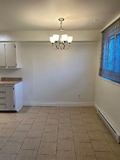 1er AVRIL- TRÈS BEAU CONDO SUR 2 ÉTAGES AVEC 3CC POUR 1885$/MOIS Image# 6