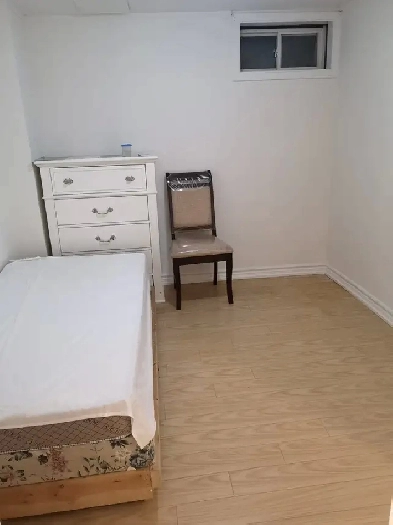 Room with Private Bathroom near Erindale GO