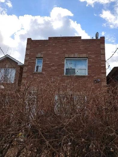 House For Rent  3 bedrooms 2 bedrooms1 bedroom available