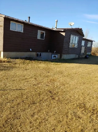 Acreages for rent in Bigvalley Stettler county