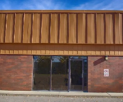 Warehouse Plus Office Space Airways Industrial Plaza  2100 SF