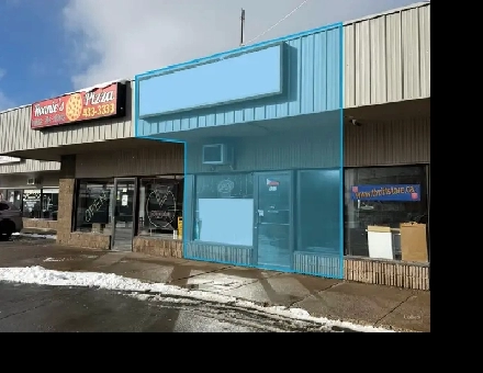 Retail Space in a Busy Commercial Plaza For Lease