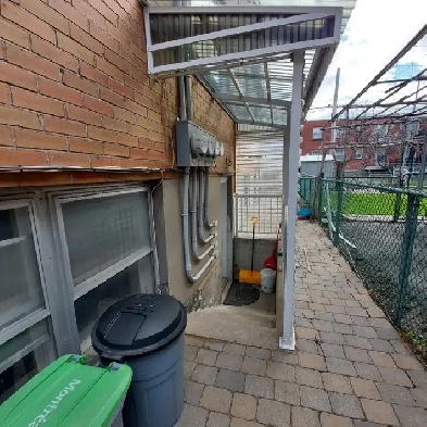 Nice clean renovated 3 1/2 for Rent Image# 1