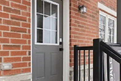 4 Beds 4 Baths TownhouseCA$900 / Month Image# 8