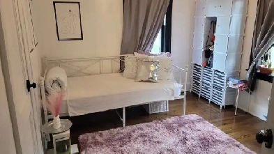 Private Room for Rent in Windsor near WalkervilleRiverside