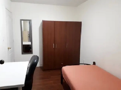 Room for Rent / York Village / North York Image# 5