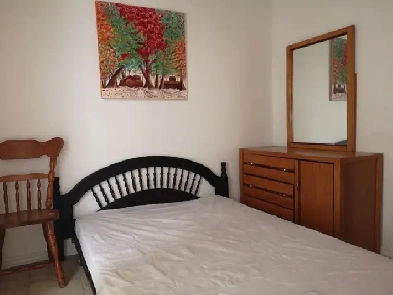 3-1/2 Subway station/ Metro Jolicoeur/Monk, 1 150 $/ m Image# 2