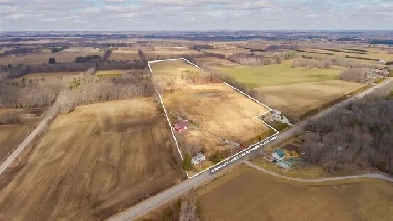 49-Acre Cash Crop Farm with BARNDOMINIUM in Norfolk County