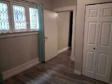 (Downtown) Private ROOM, Furnished, on a Spacious2-Bedroom Apart Image# 2