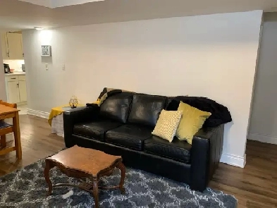 U of Waterloo/Laurier OFF CAMPUS HOUSING Image# 1