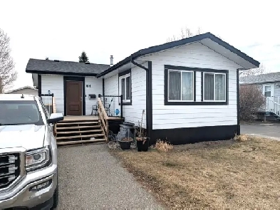 Manufactured Home FOR SALE in Coaldale - Complete Renovation