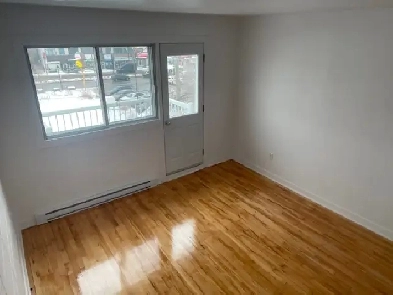 RÉNOVÉ-Appartement 2 chambre et 1 salle de bain-A LOUER Image# 1