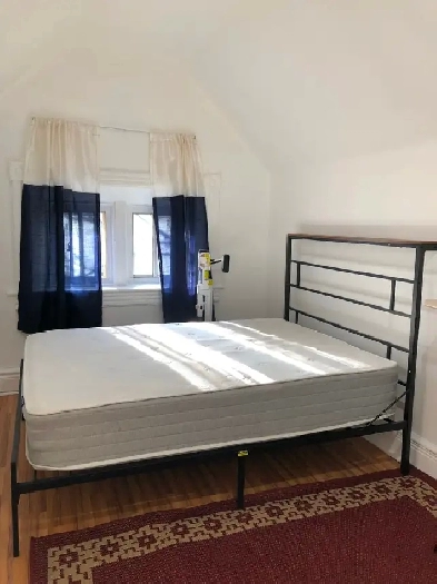 Core downtown Toronto, $1,550 per month, available April 1. Image# 3