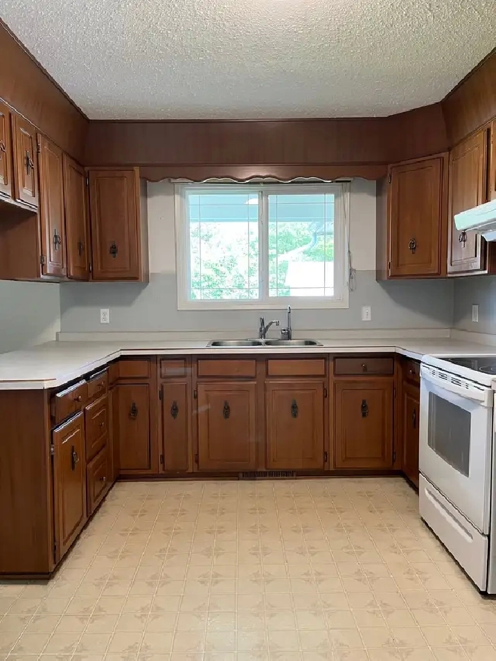 MAIN FLOOR 3 Bd house