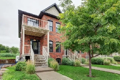 Magnifique Condo 2000 pi2 Brossard Image# 1