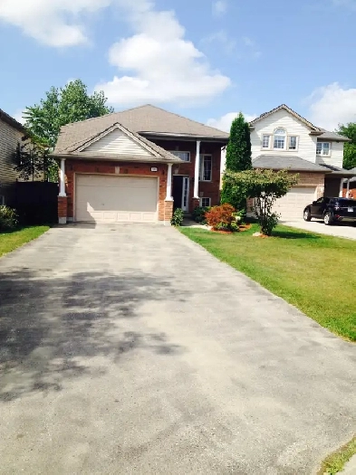 5 bedroom/3 full bathroom house for rent in Northwest London Image# 1