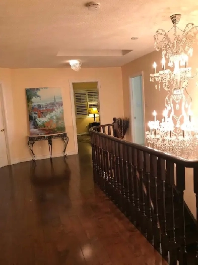 Beautiful Room For Rent Close To Square One