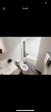 Spacious 2 Bedrooms and 1 Bathroom Basement Image# 4