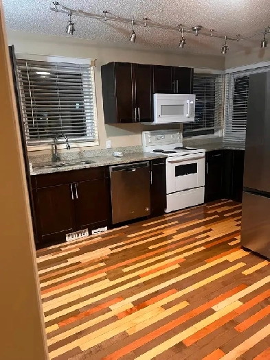 Main Floor 3-Bedroom Suite in Argyll – Steps from Mill Creek! Image# 16