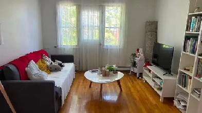 NDG Loyola 4 lectros   parking Mai  Juin  Juillet 1250