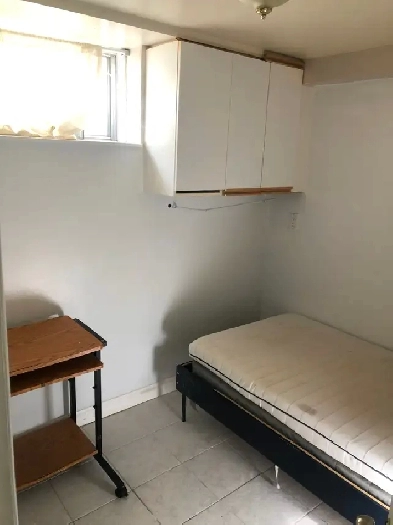 Room for rent (finch donmills seneca college) Image# 1