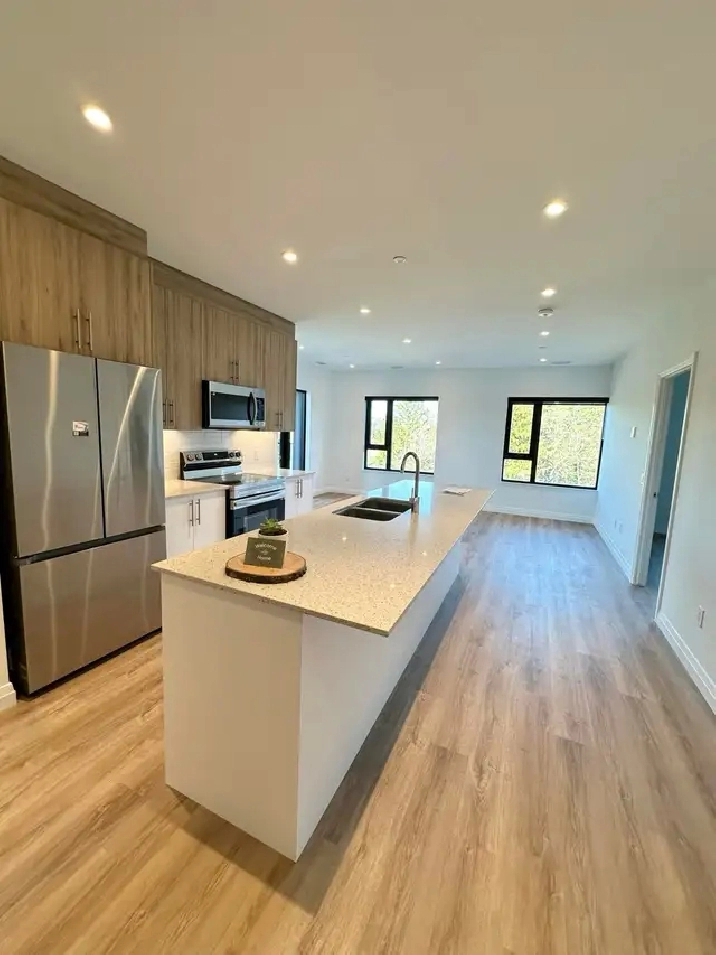 Luxurious 2 Bed 2 Full Bath Condo for Rent Kitchener, ON