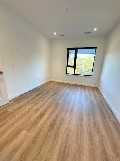 Luxurious 2 Bed 2 Full Bath Condo for Rent Kitchener, ON