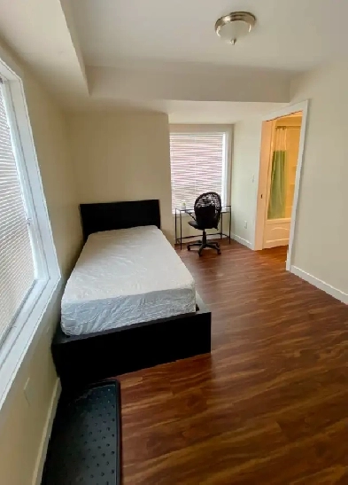 Room for Rent   Ensuite Bathroom  400 Albert St LEASE TRANSFER