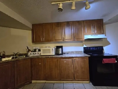 MISSISSAUGA BASEMENT ROOM FOR RENT (ASAP) - FEMALES ONLY