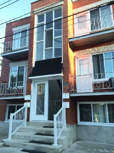 Studio 1 1/2 tout inclus et meublé - metro St Michel Image# 5