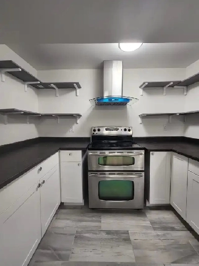 Room for rent private washroom heartland