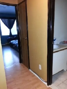 Très grand 4 1/2 beau West Island Image# 4