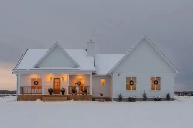 BRAND NEW BUILD/ACREAGE in Central Alberta