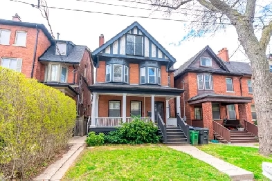 BEAUTIFUL TOP FLOOR 1BR W/ LIVING ROOM AND A DECK! YORKVILLE! Image# 10