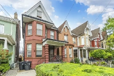 HUGE MULTILEVEL 4BR 2WR APARTMENT IN LITTLY ITALY! Image# 1