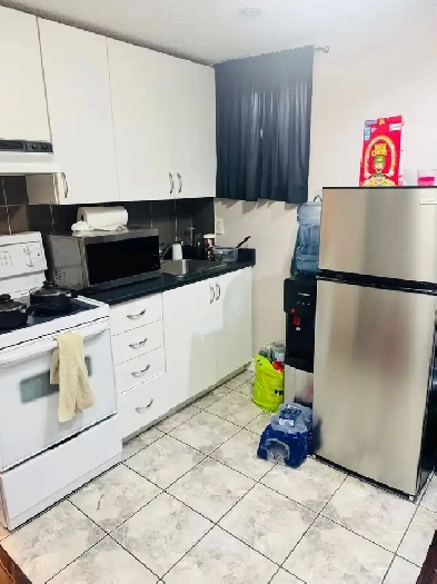 One bedroom in basement Image# 1